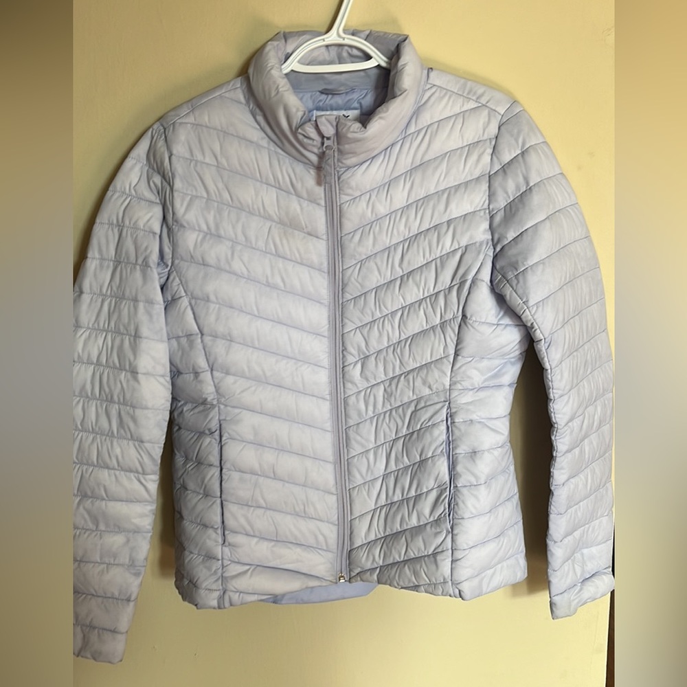 Women’s medium Old Navy Windbreaker, just grew out of it but still love it.